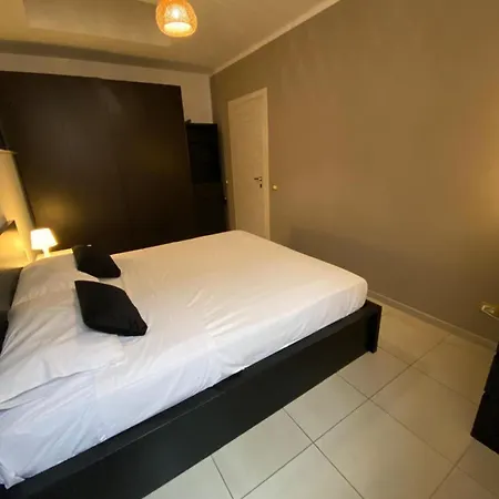 Fiera Living - Station - Free Parking דירה